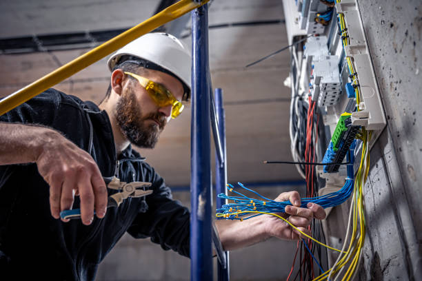 Best Emergency Electrical Repair  in North Lynnwood, WA
